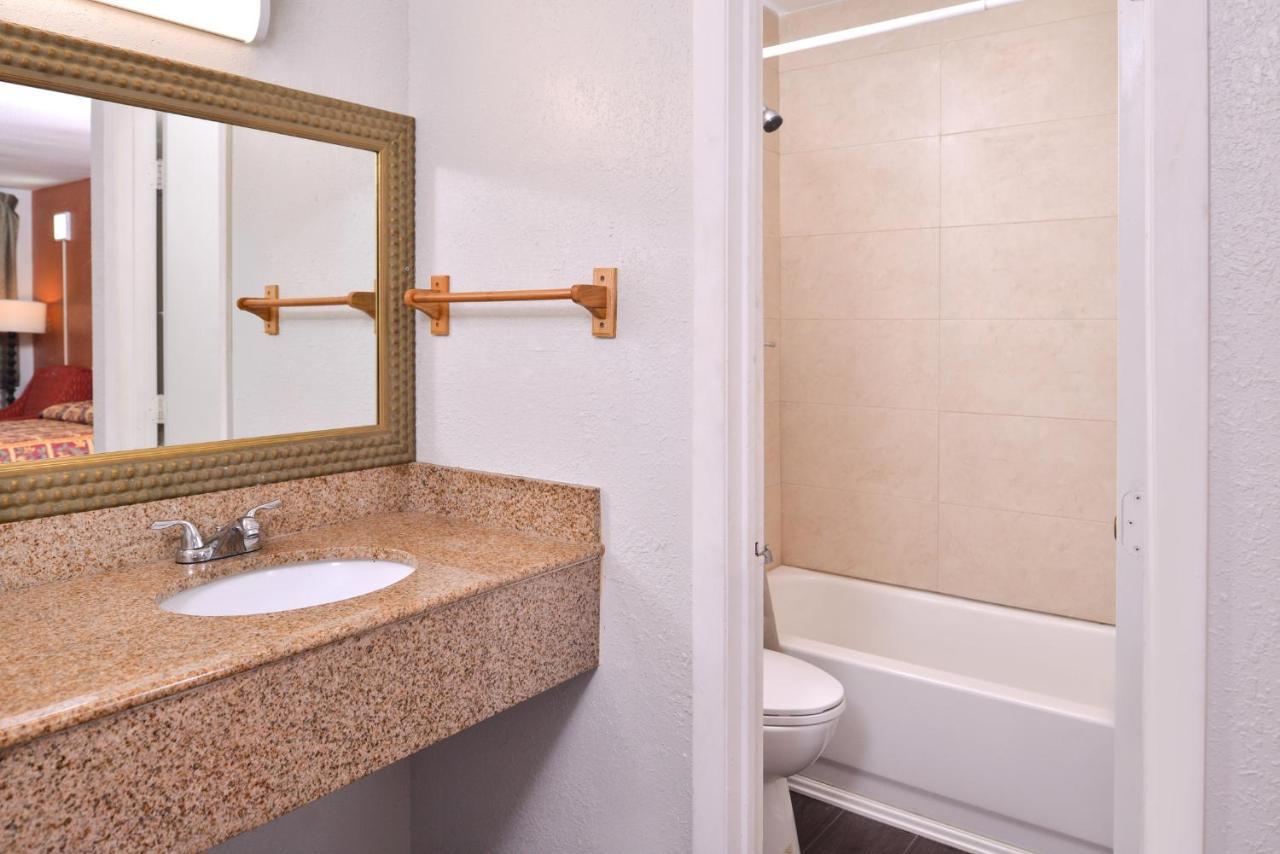 Americas Best Value Inn Richmond South Bellwood Dış mekan fotoğraf